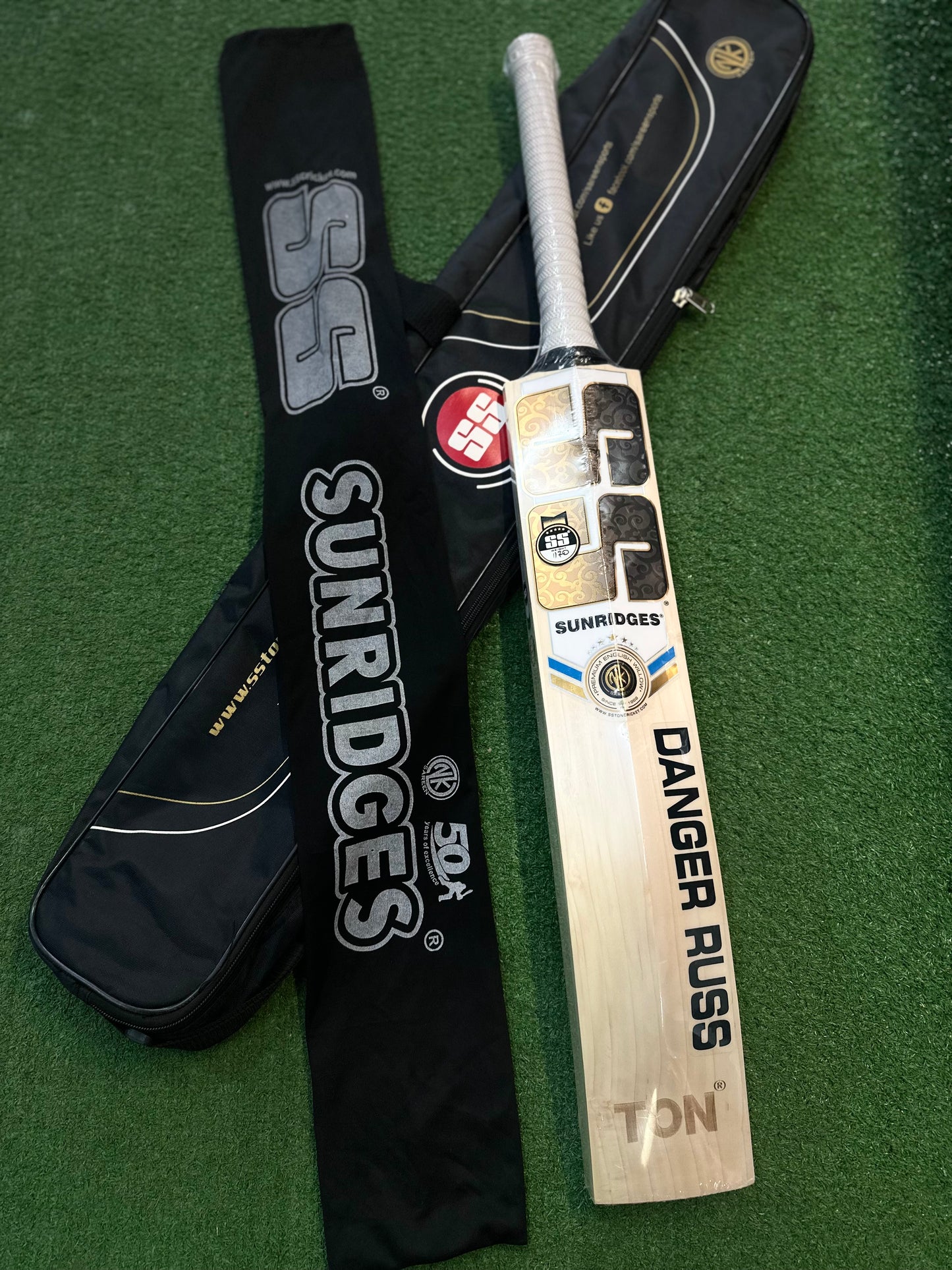 SS Dre Russ 2.0 EW cricket bat (SH)