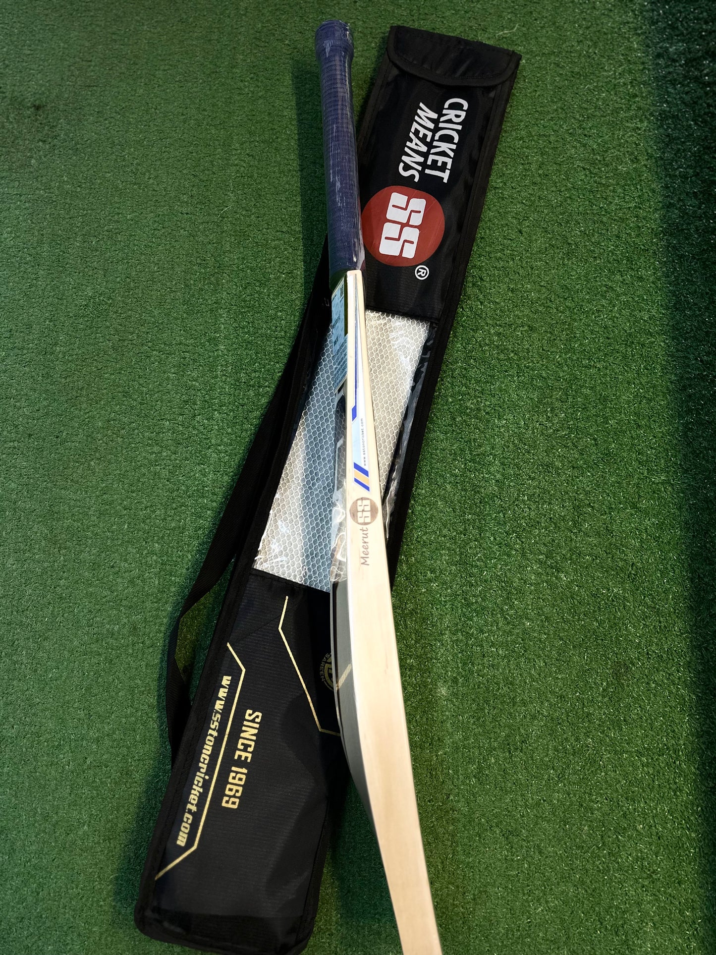 SS Sky EW cricket bat (HARROW)