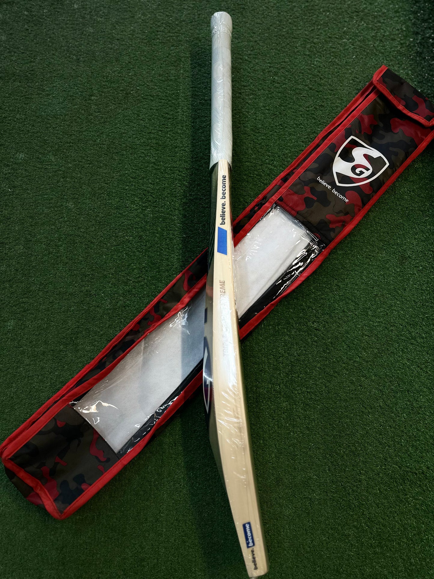 SG TRIPPLE CROWN XTREME EW CRICKET -SH