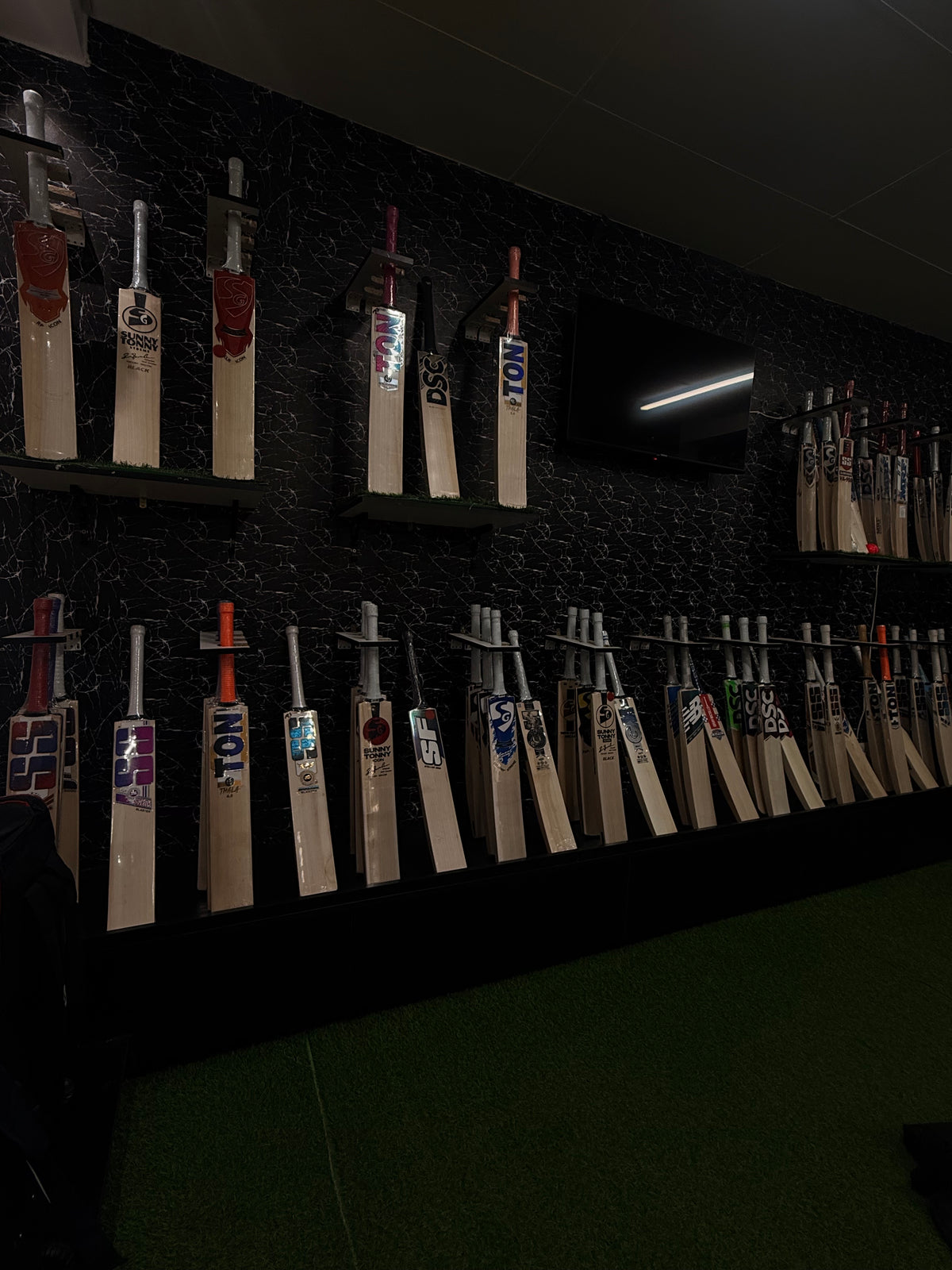 ENGLISH WILLOW CRICKET BATS
