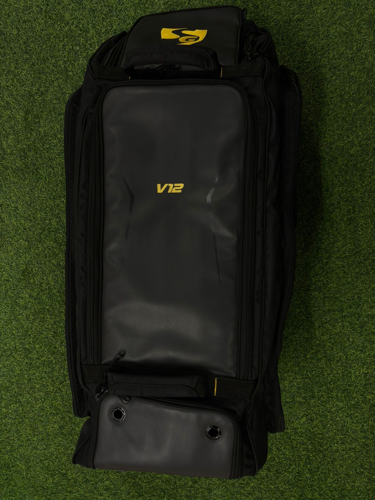 SG V12 KITBAG WHEELS AND DUFFLE