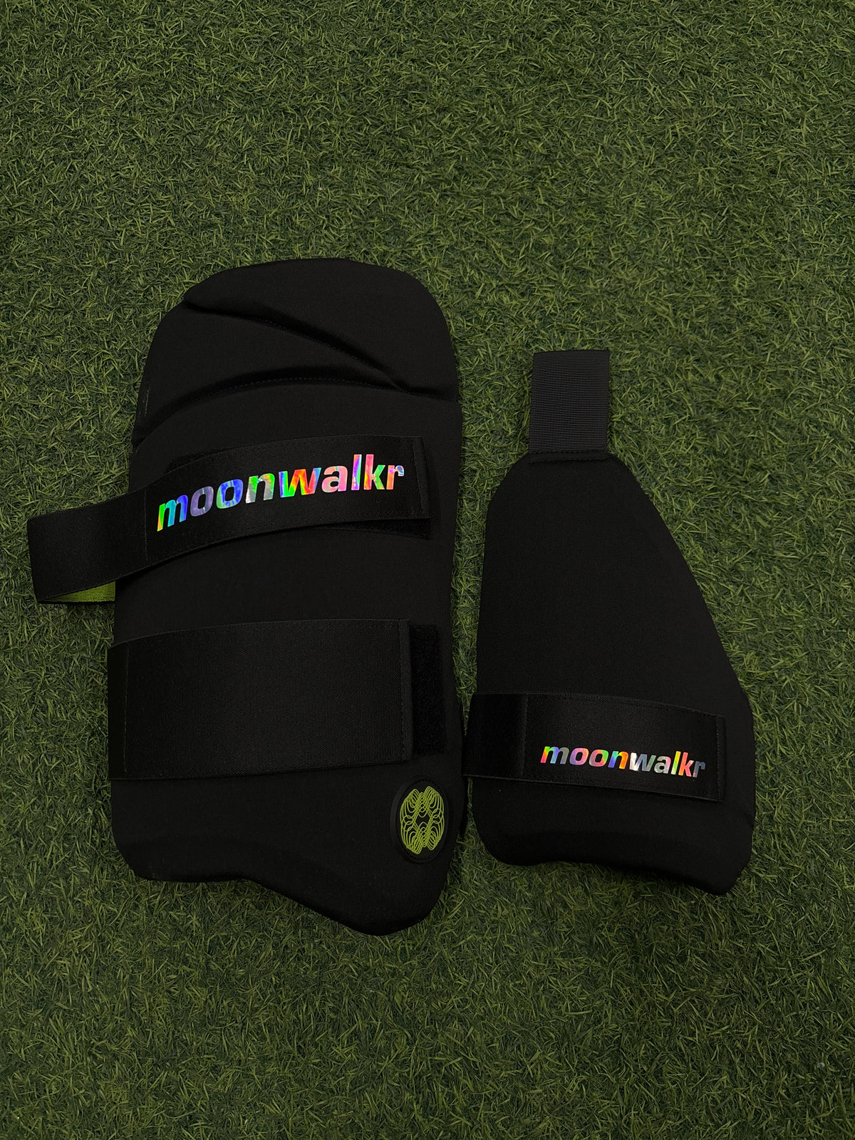 MOON WALKER THIGH GUARD LARGE RH