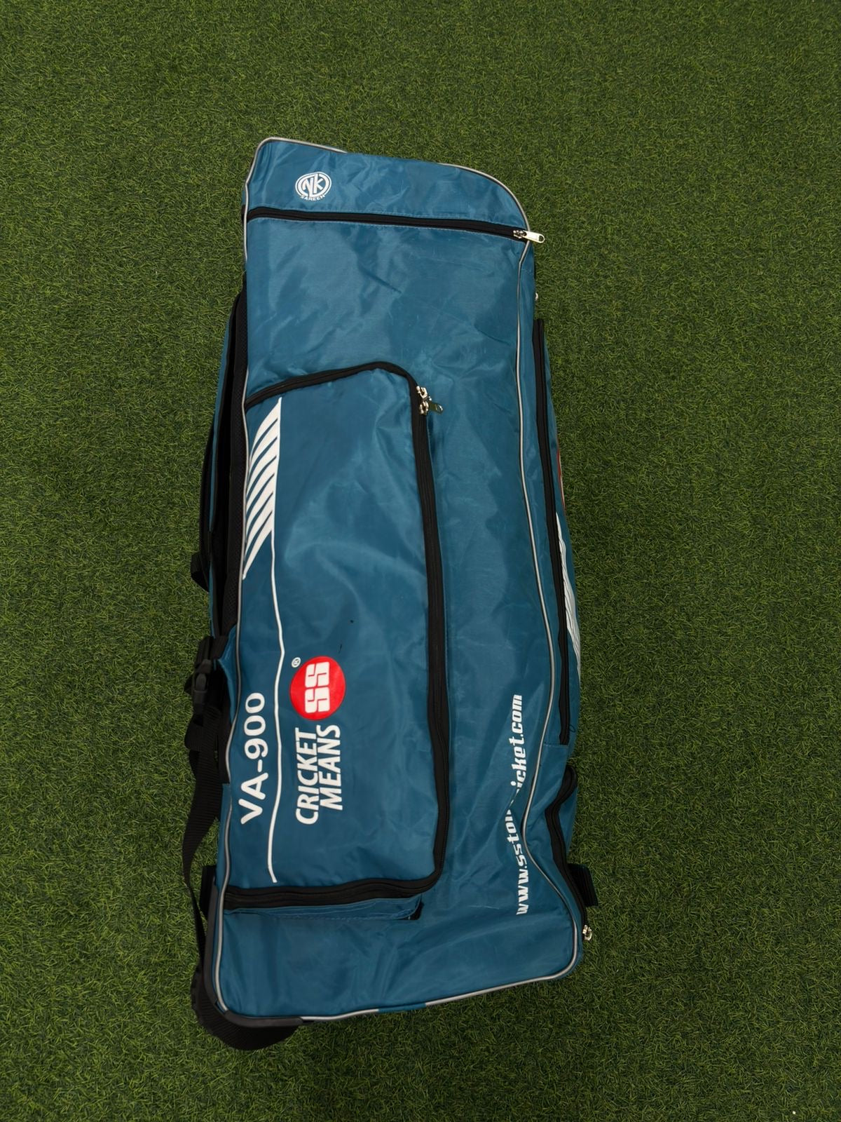 SS VA900 WHEELS AND DUFFLE KITBAG