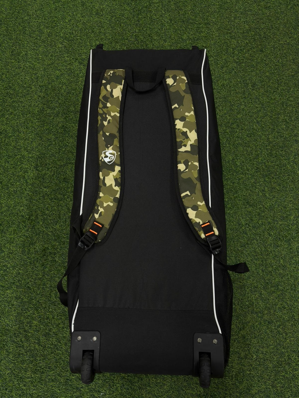 SG BLAZEPAK WHEELS AND DUFFLE