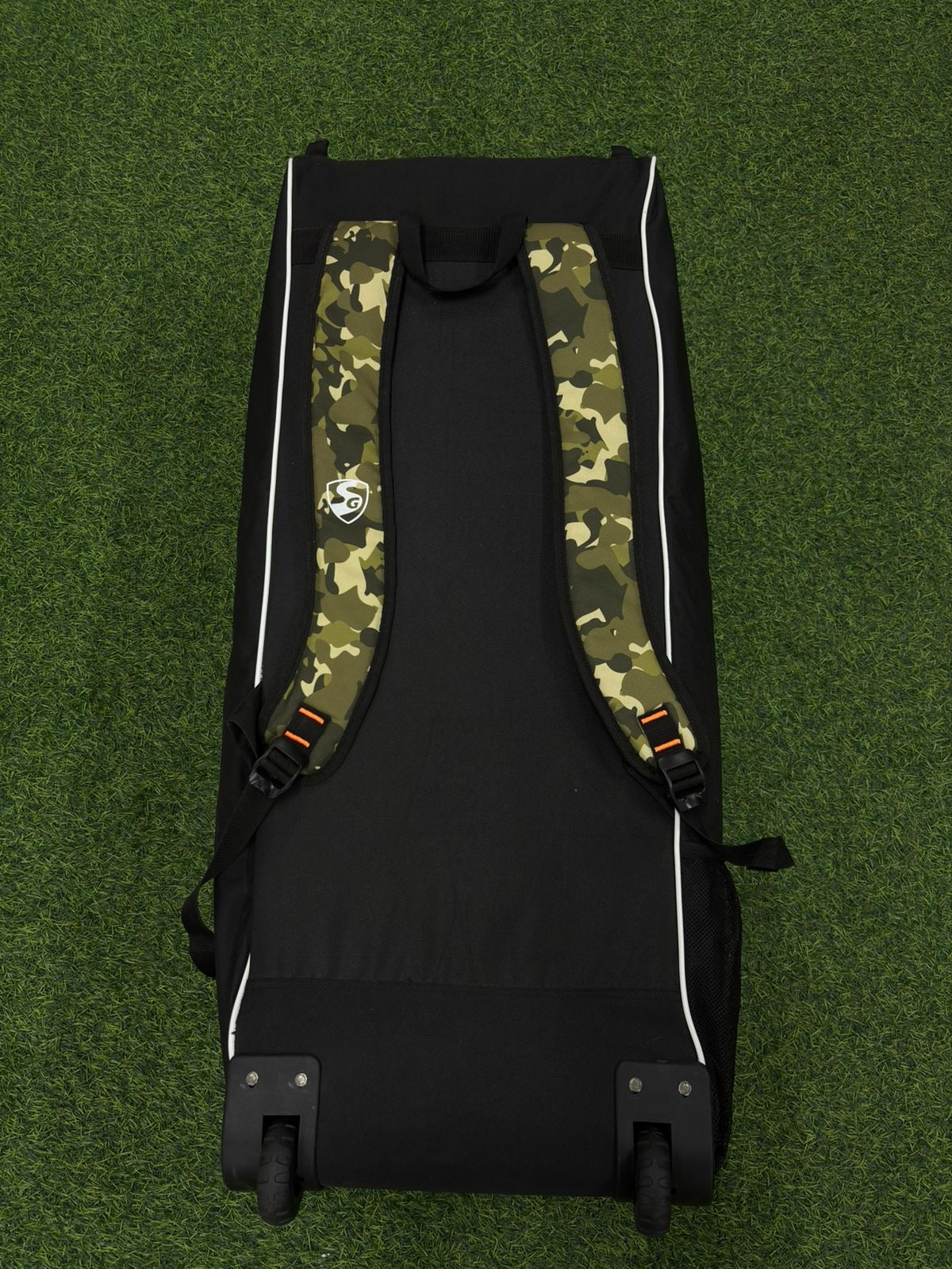 SG BLAZEPAK WHEELS AND DUFFLE