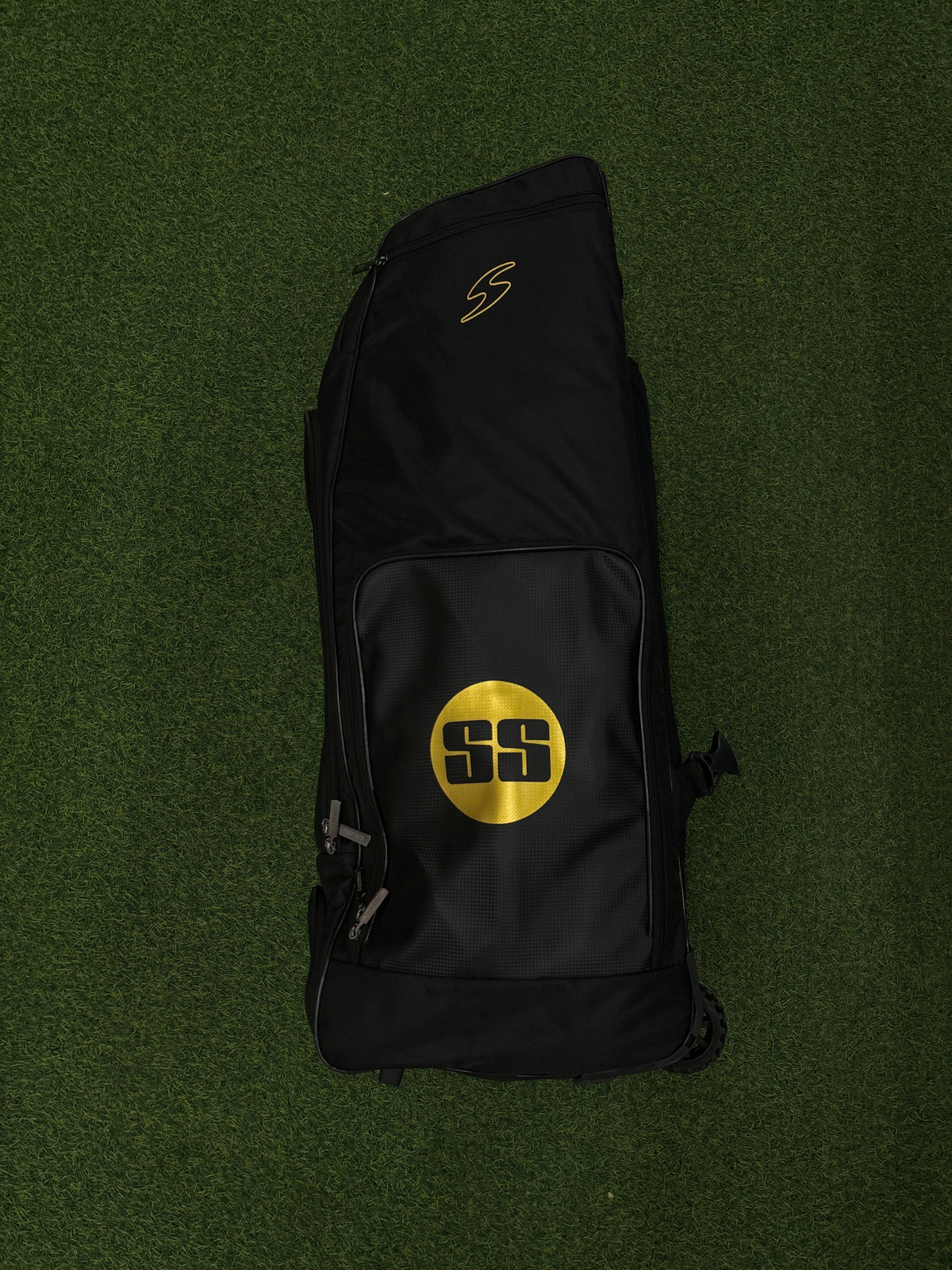 SS GAMA WHEELS AND DUFFLE KITBAG
