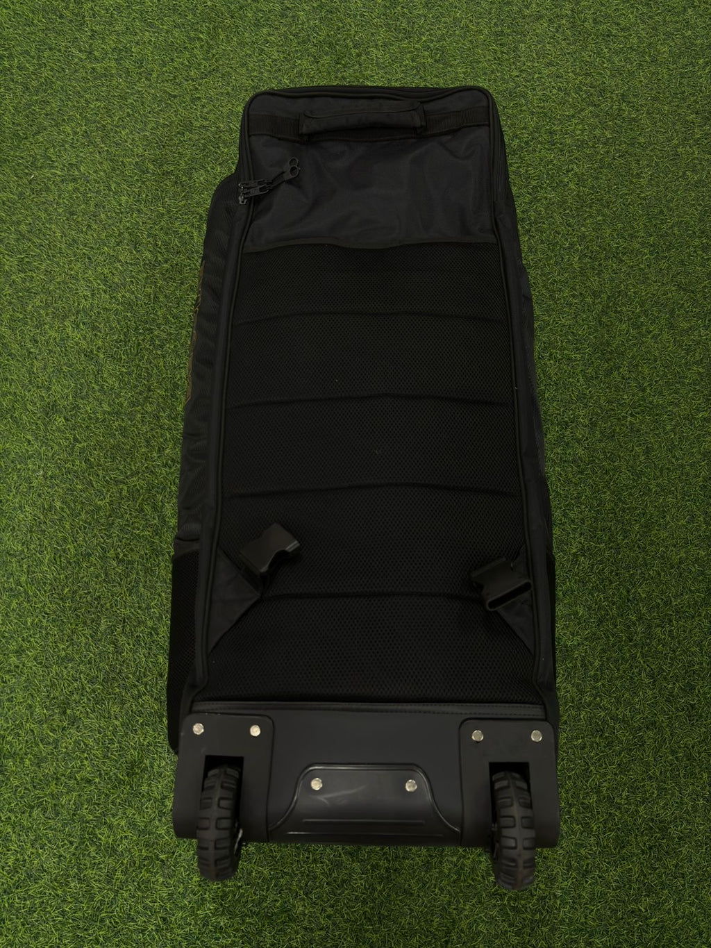 SG V12 KITBAG WHEELS AND DUFFLE