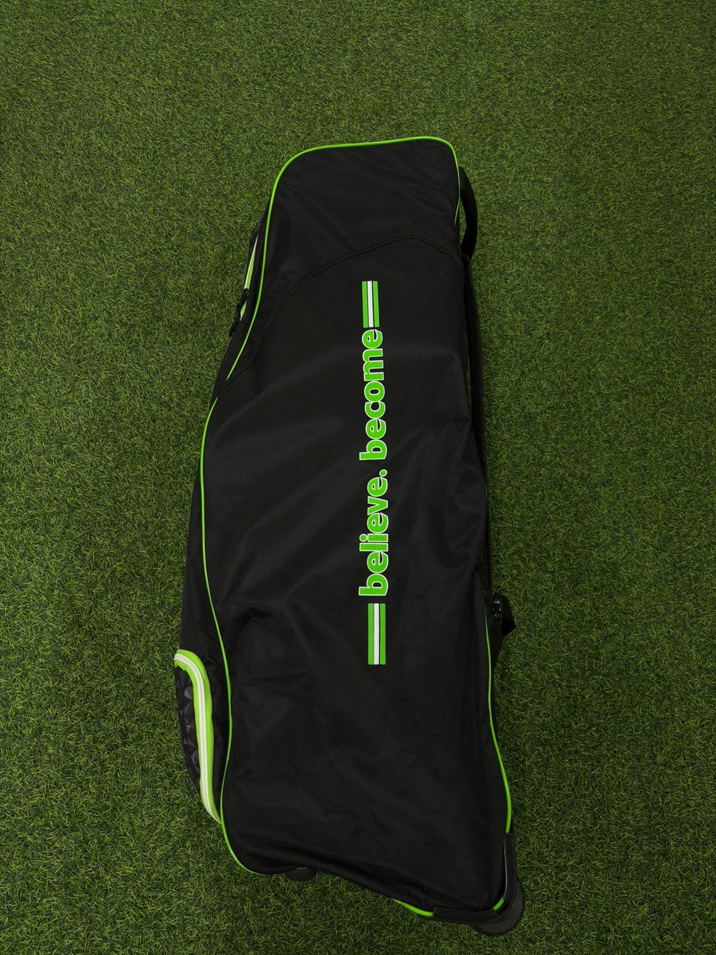 SG JAFFA 2.0 WHEELS AND DUFFLE