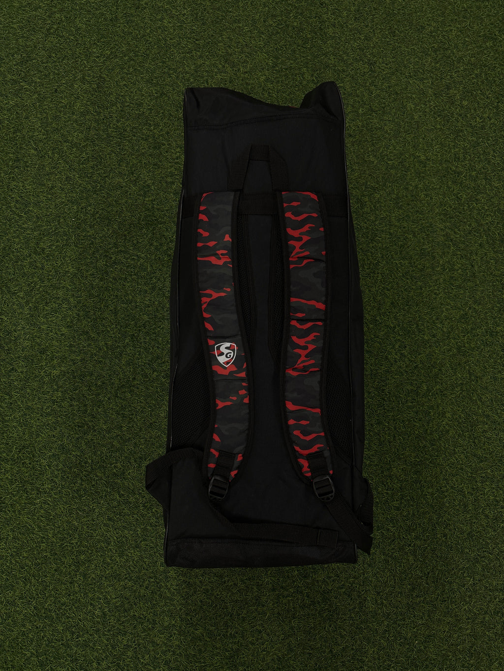 SG SAVAGE X3 DUFFLE CRICKET BAG