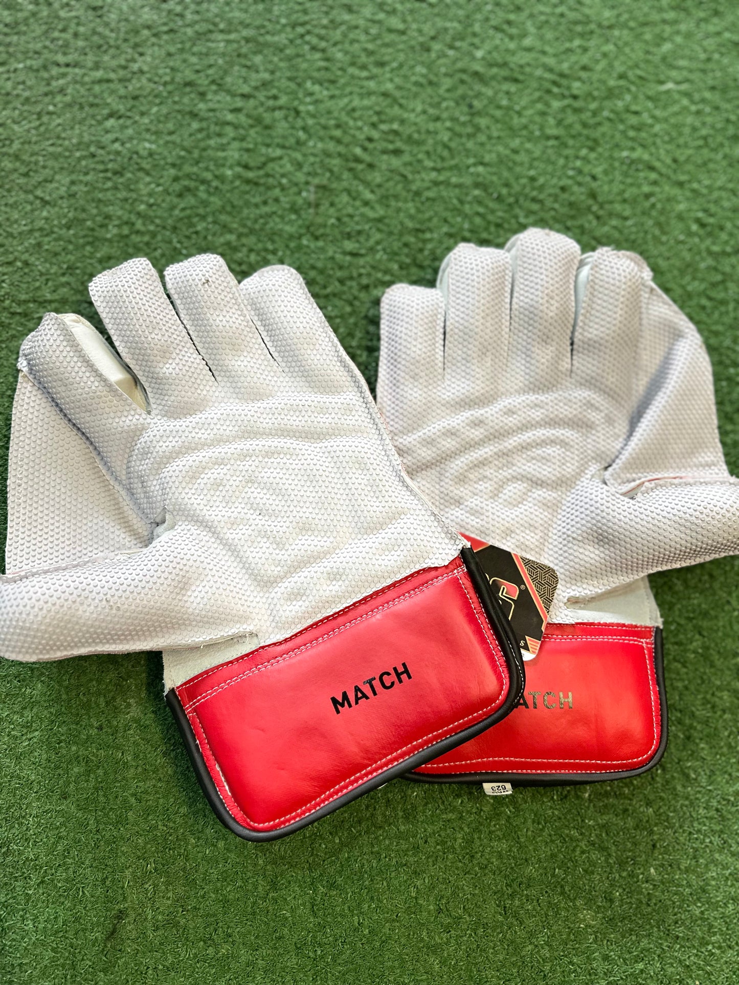 SS Match Keeping Gloves (Adults)