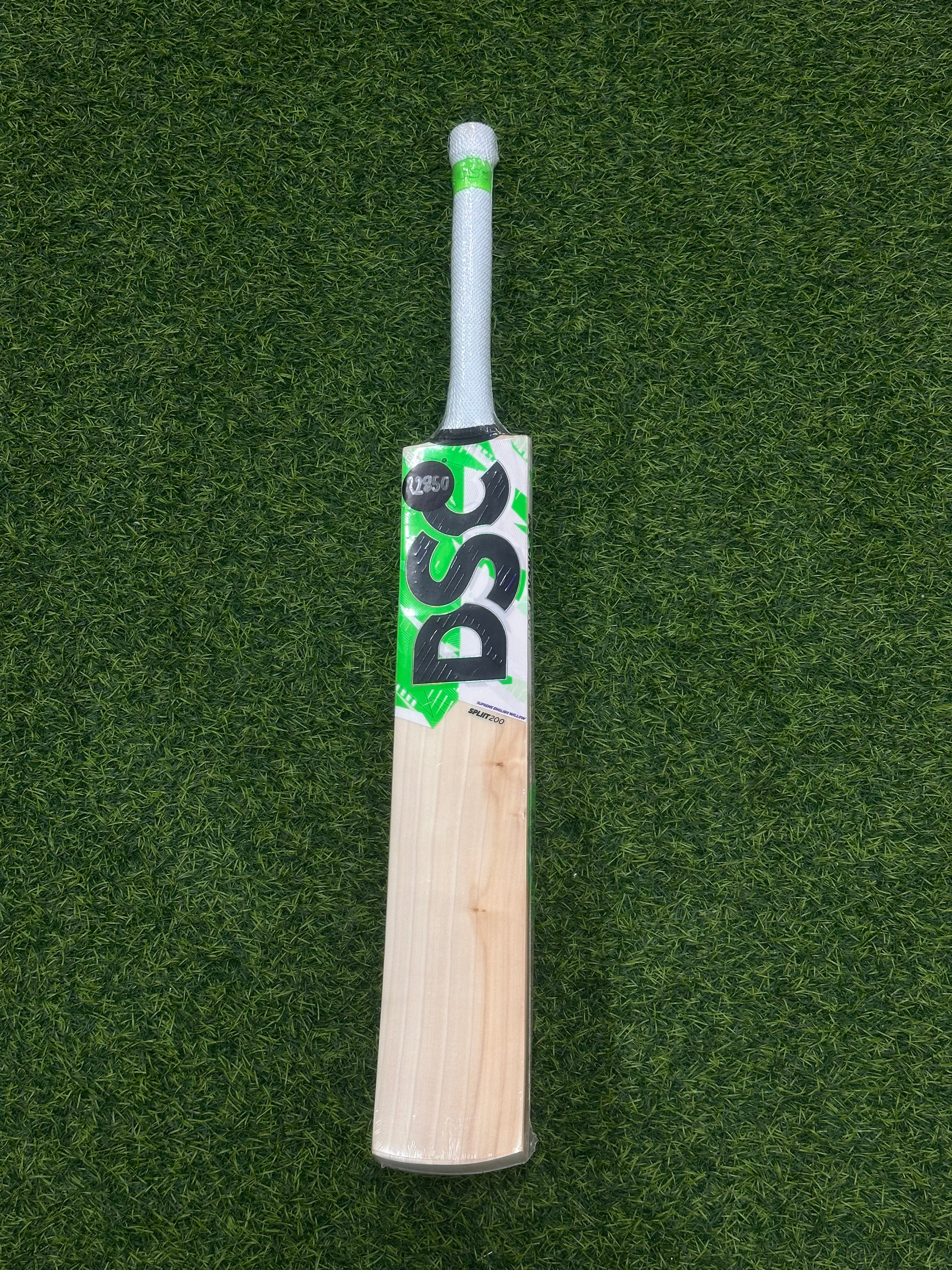 DSC SPLITT 200 EW SIZE 6 CRICKET BAT