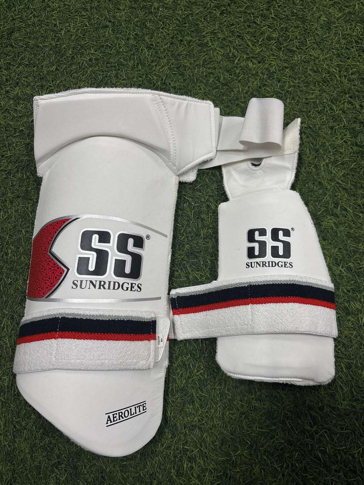 SS AEROLITE THIGH GUARD YOUTH RH