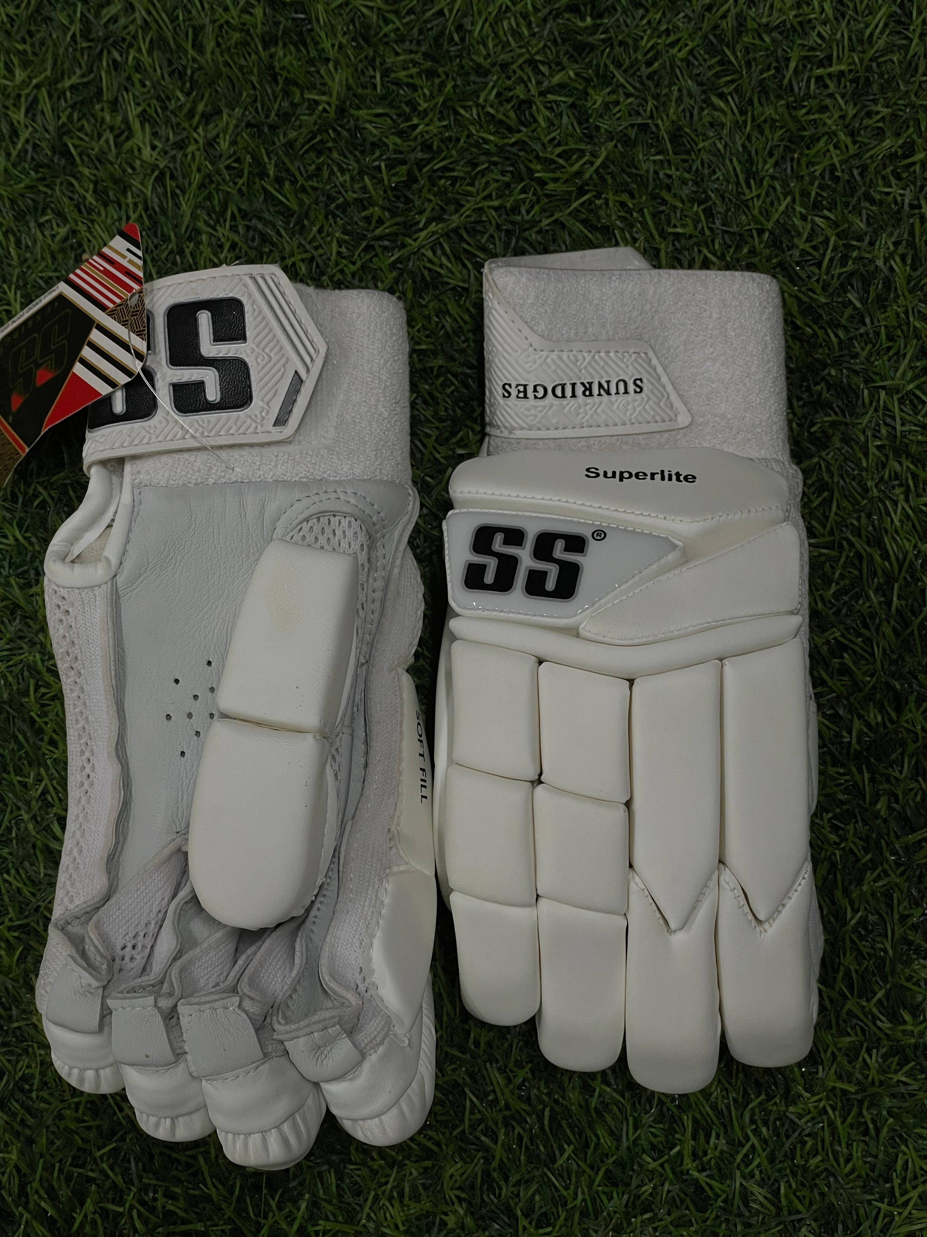 SS SUPERLITE BOYS LH BATTING GLOVES