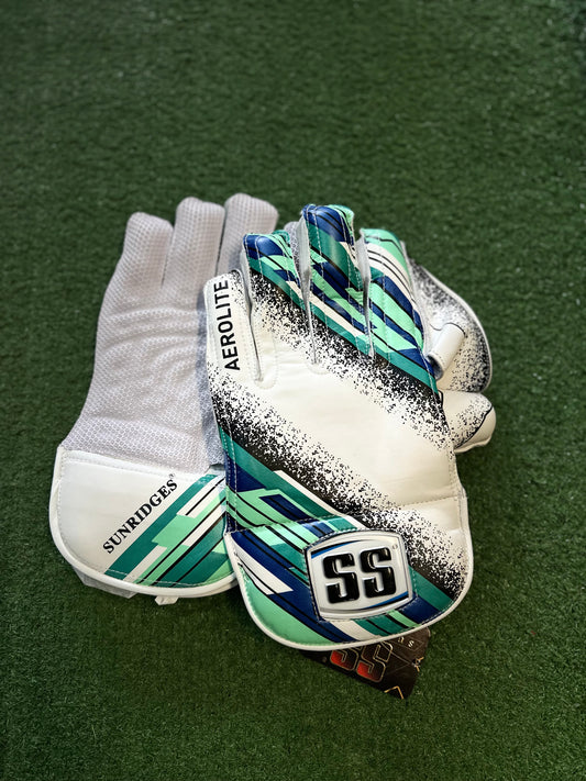 SS Aerolite Keeping Gloves (Adults)