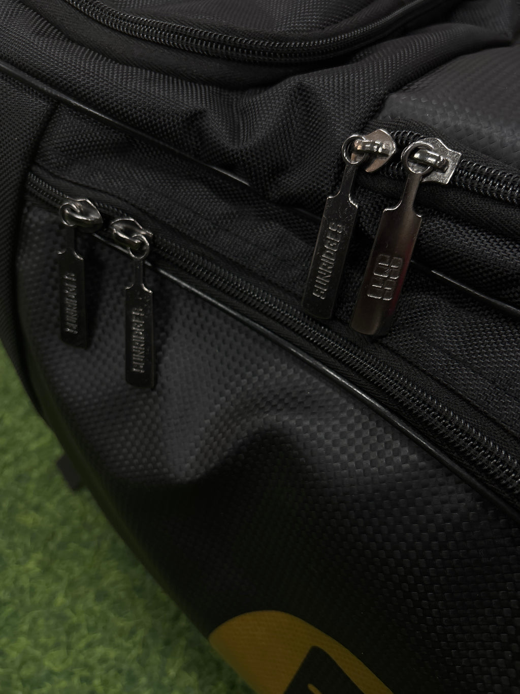 SS GAMA WHEELS AND DUFFLE KITBAG