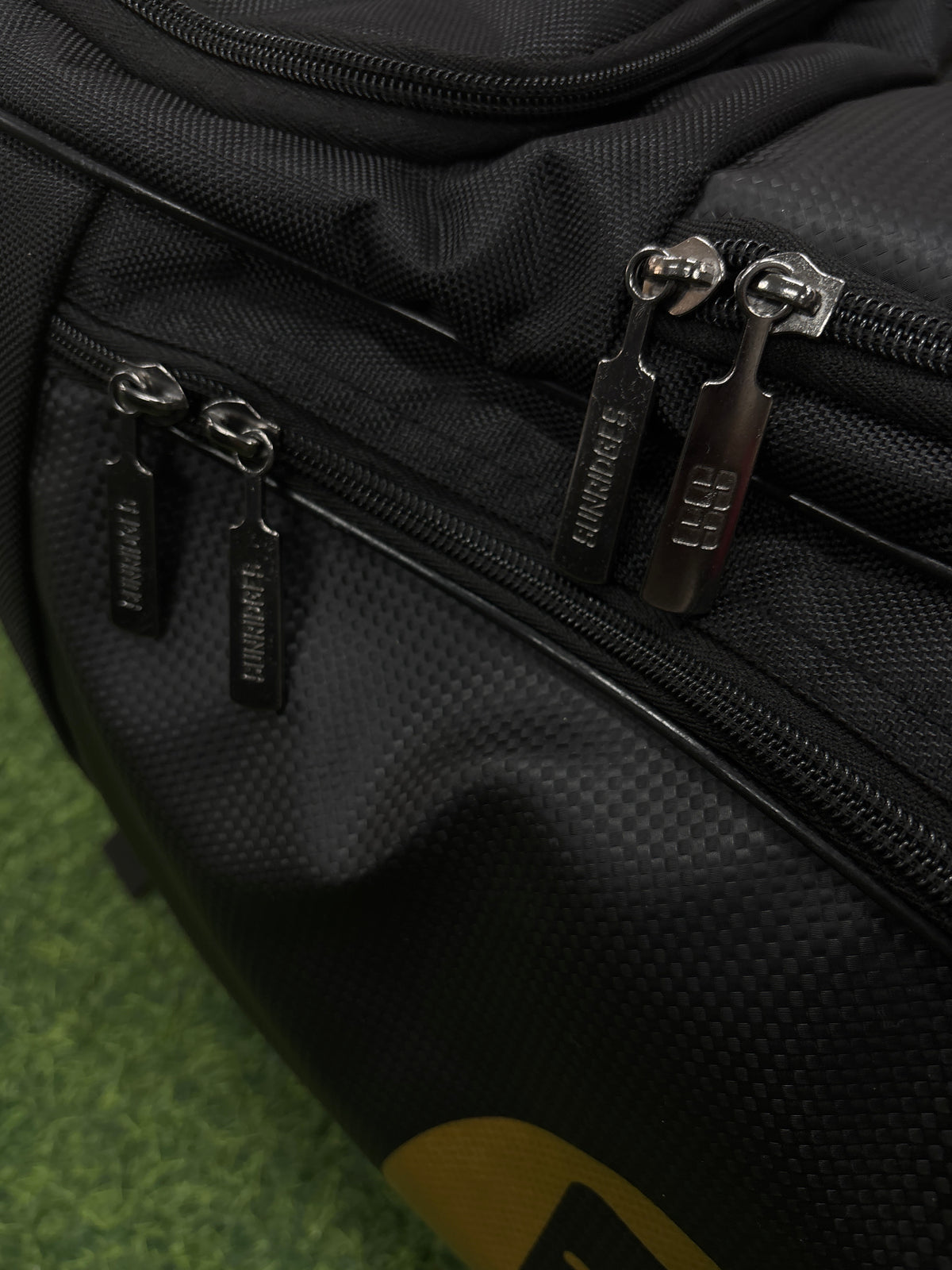 SS GAMA WHEELS AND DUFFLE KITBAG