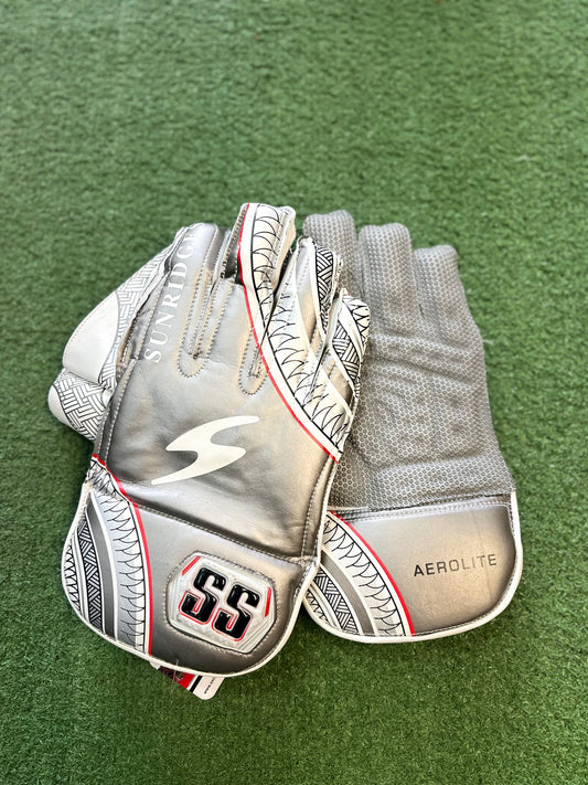 SS Aerolite Keeping Gloves (Adults)
