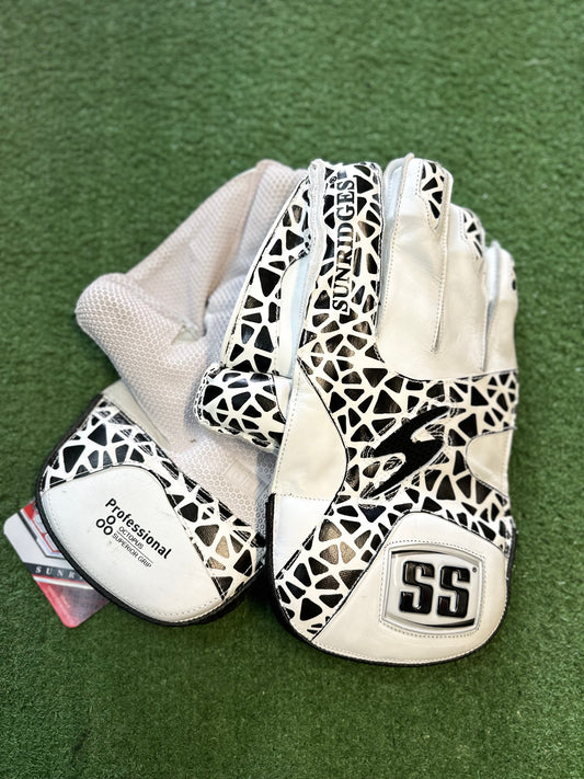 SS Professional Keeping Gloves (Adults)