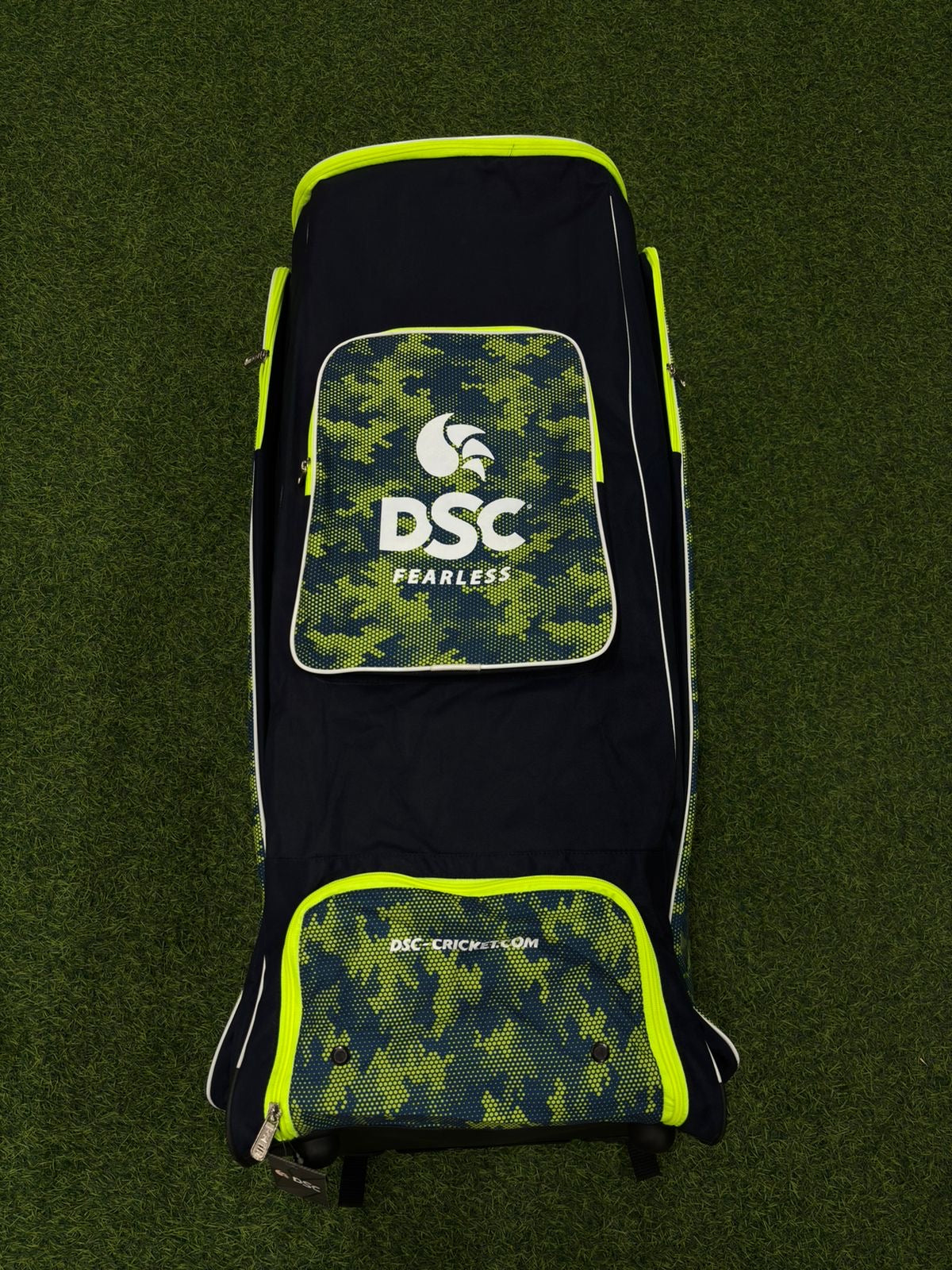 DSC FEARLESS WHEELS AND DUFFLE KITBAG