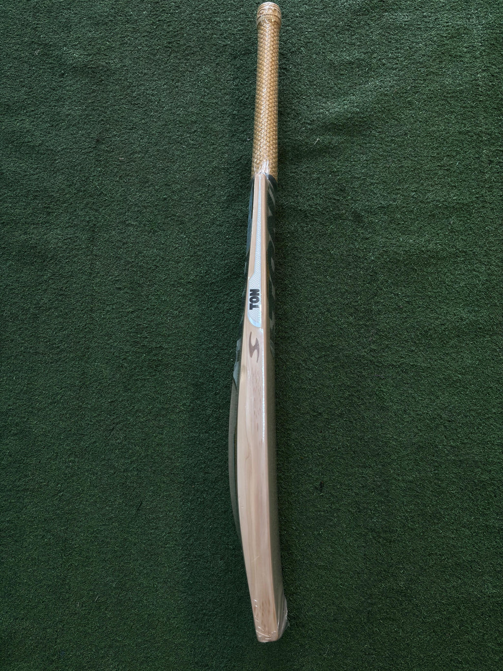 SS TON LEGEND EW SH CRICKET BAT