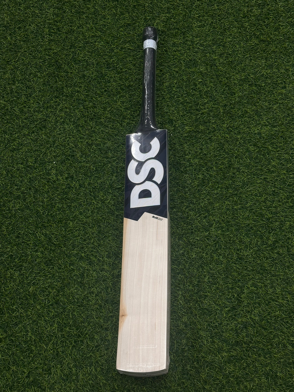 DSC BLAK 222 EW SH CRICKET BAT