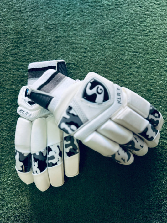 SG KLR1 BATTING GLOVES