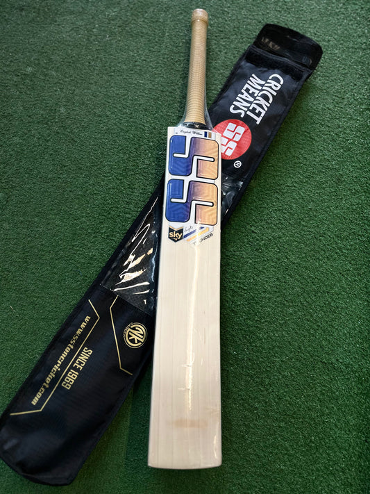SS sky thunder cricket bat  (SH)